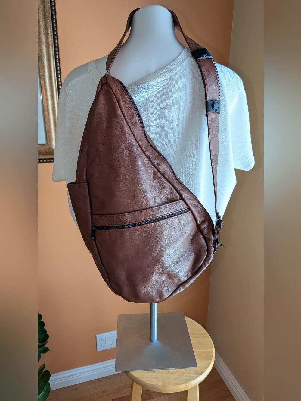 Like NEW Ameribag brown Leather Sling Crossbody Bag for Men 19”